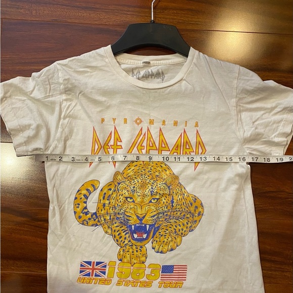Def Leppard Pyromania Tour T-Shirt size small 100% cotton - Picture 3 of 6